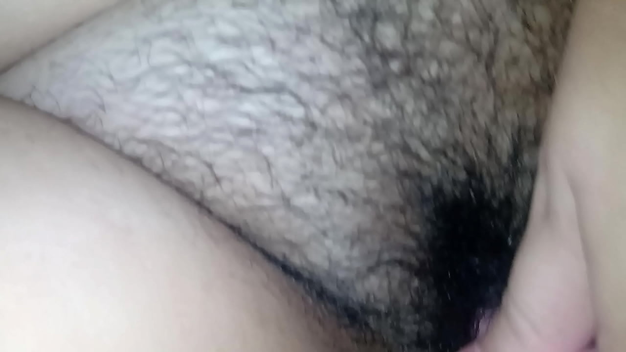 ME MASTURBANDO E GEMENDO, VEM ME COMER