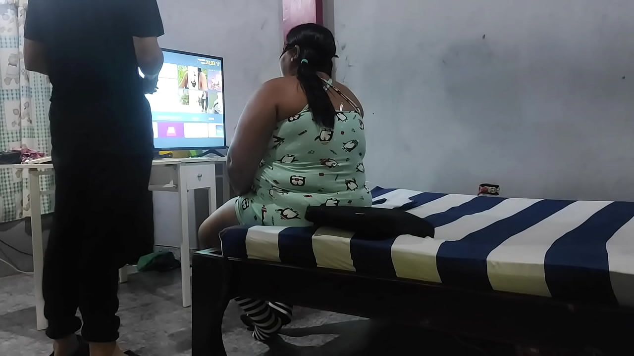 I call a technician to fix my tv and my husband was not at home and I had no way to pay him I put a hidden camera and I ended up fucking the technician to be able to pay him