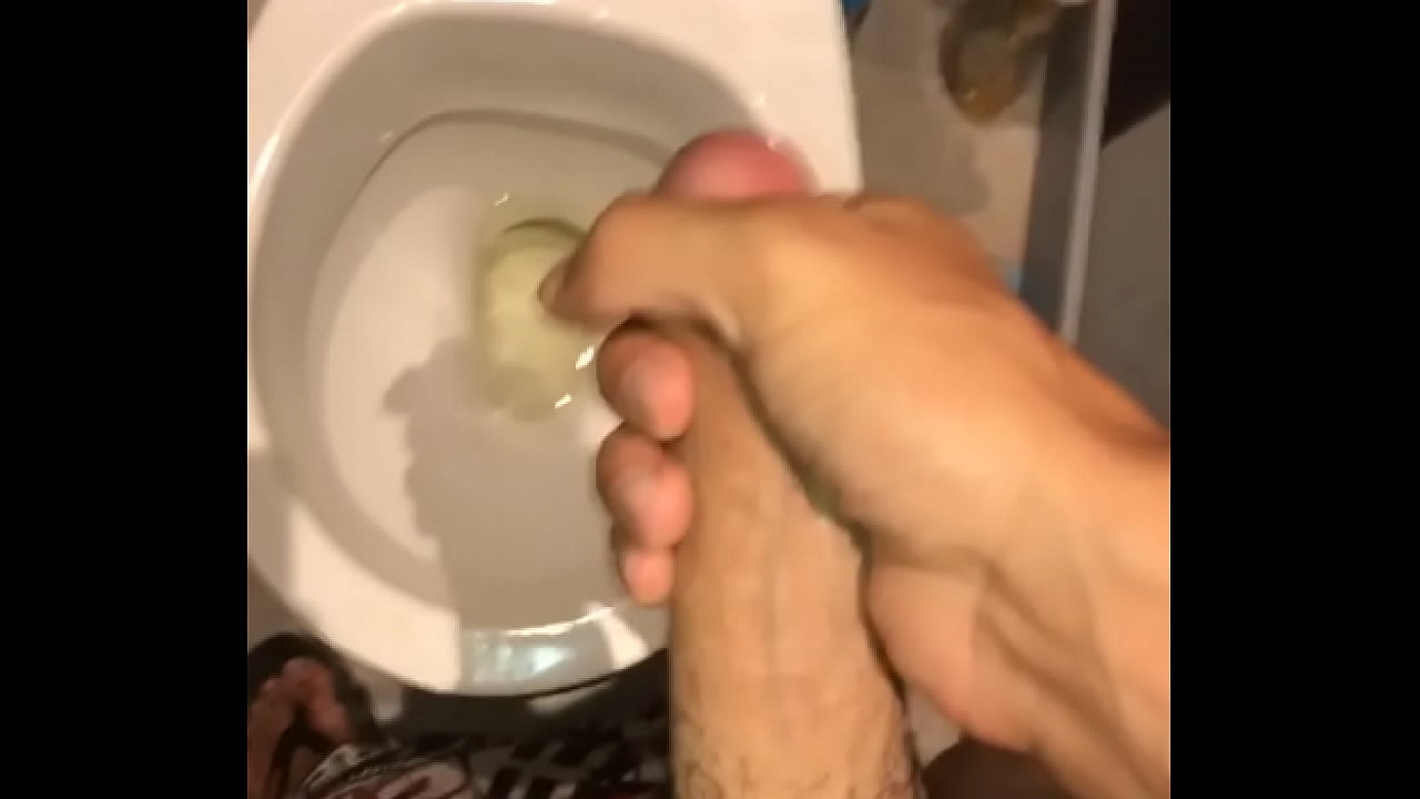 branle son gros engin