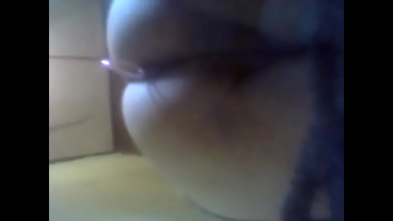 Gordita con bolas chinas por el vulo