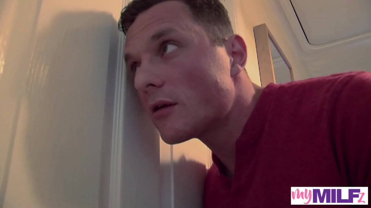 Husband walks in on me while I&rsquo;m having phone Sex! Candi Blows for MyMILFZ