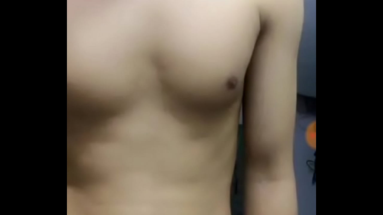 Ngực đẹp cu bự show tr&ecirc;n blue