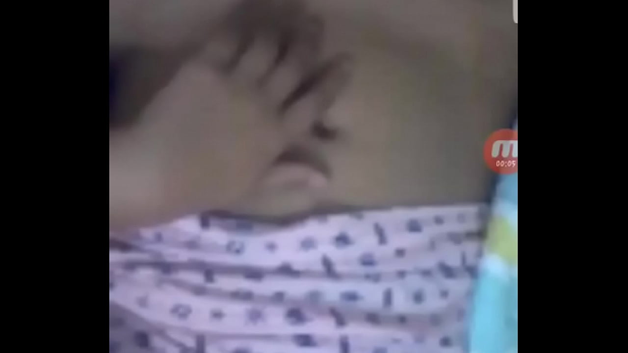 Esta mami est&aacute; caliente