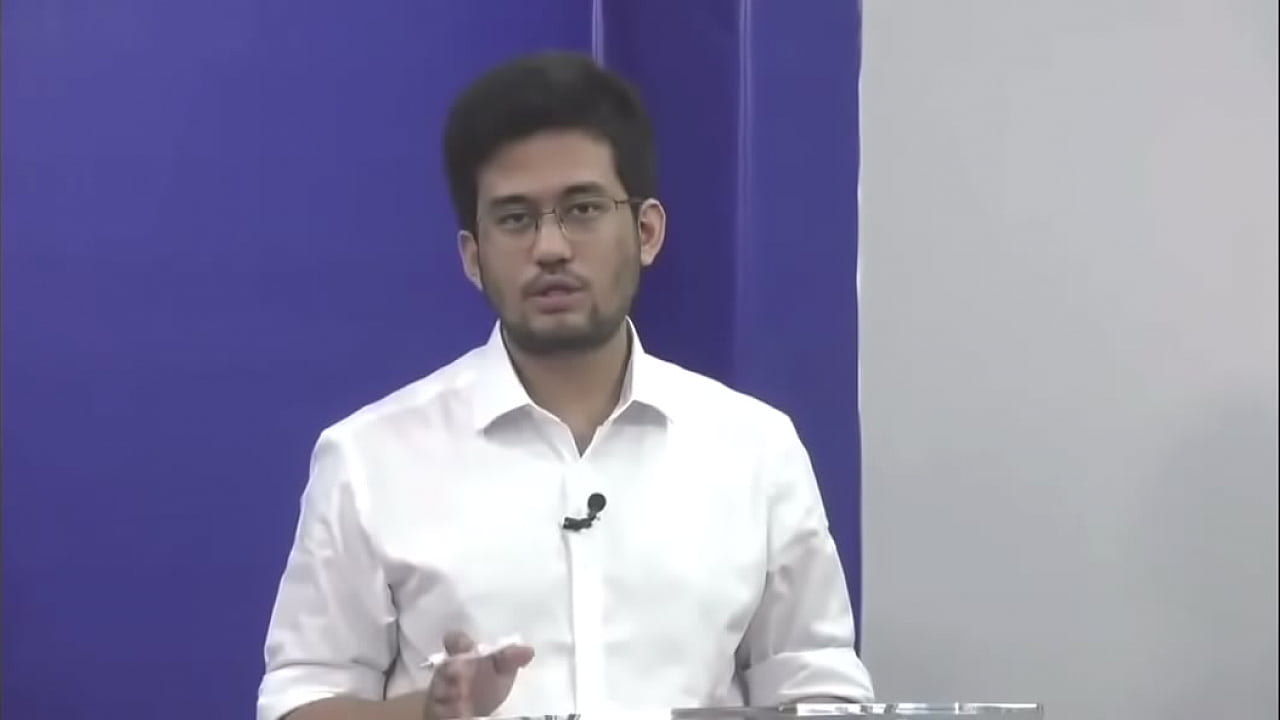 Kim comendo Coppolla