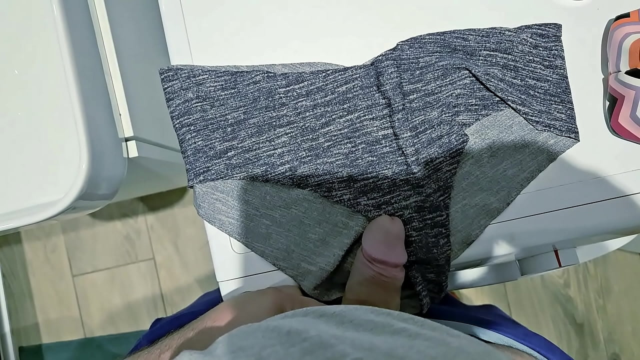 Jerking with dirty smelly panties