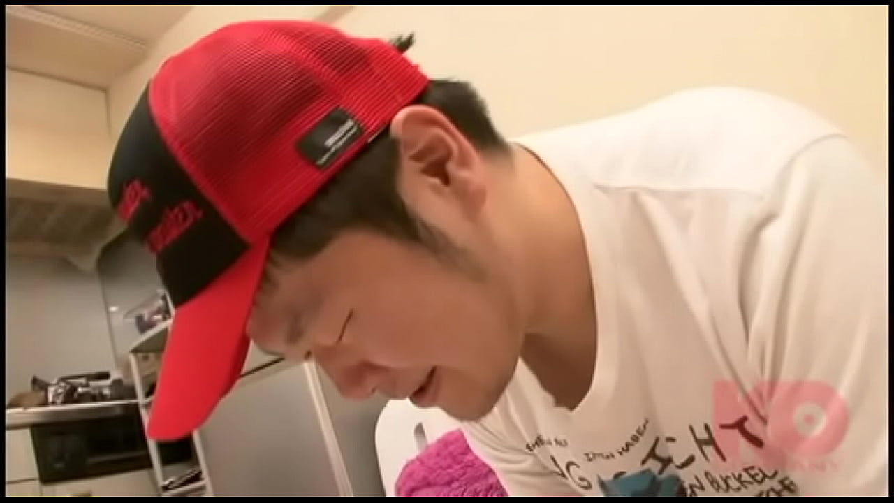 (1/3)デカマラピチピチ18才芋顔太平君登場!!セックスが進んでいくうちに&hellip;。