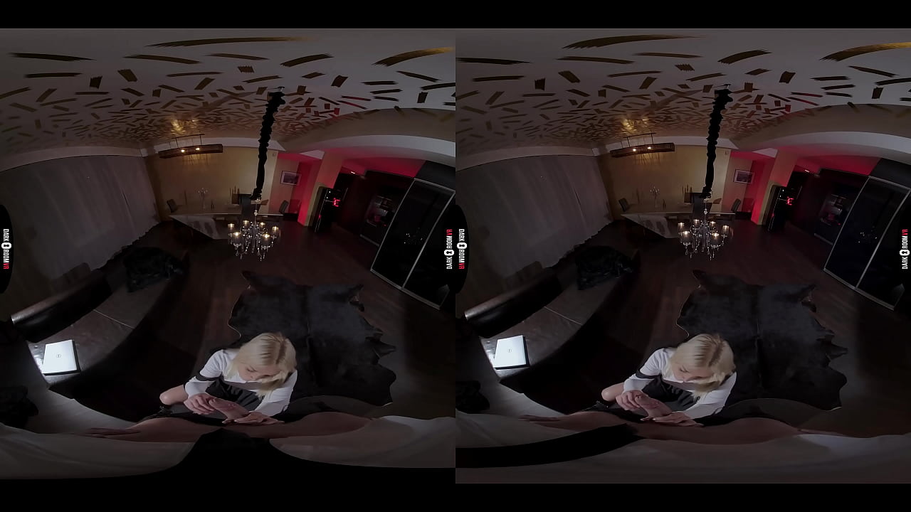DARK ROOM VR - Lika Star In Trouble