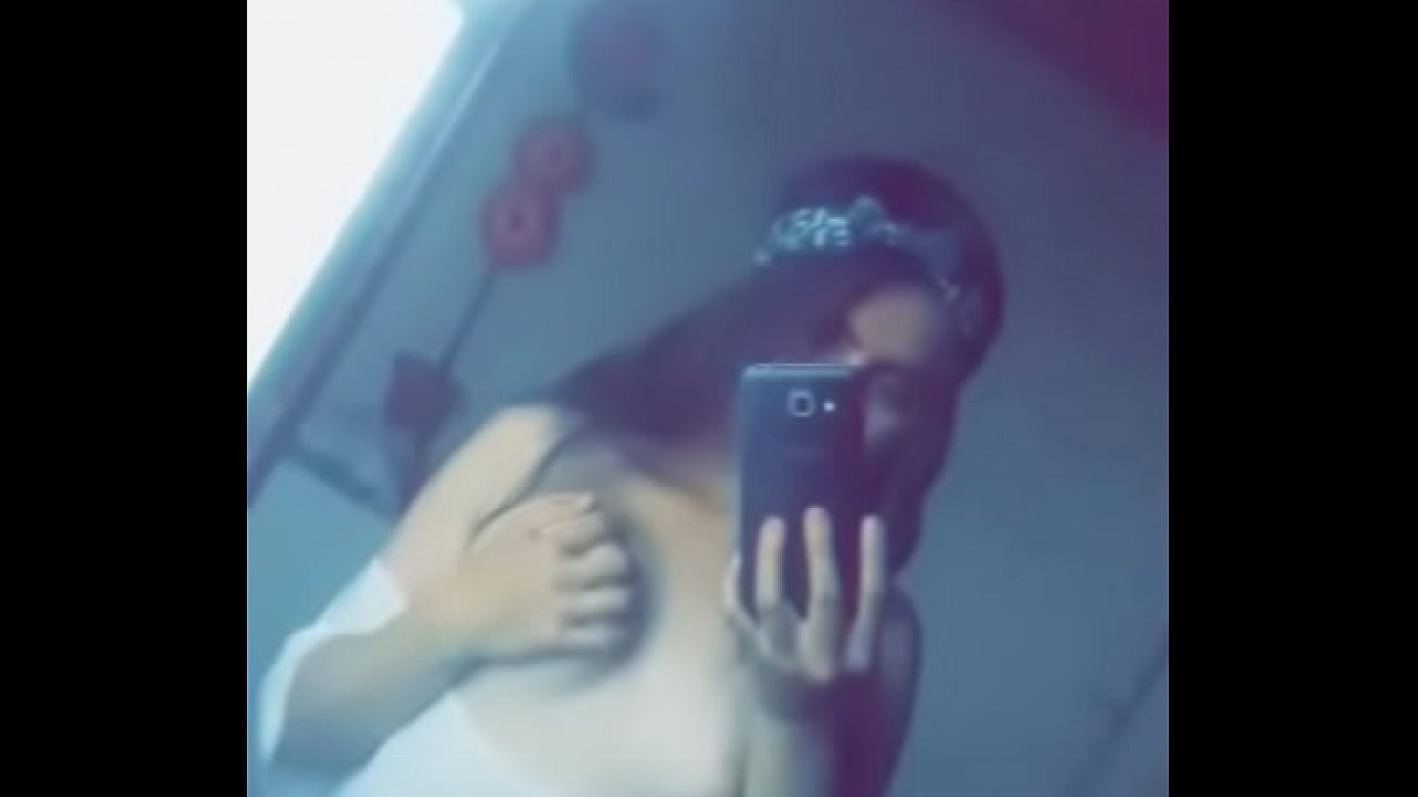 hermosas tetas de jovencita de 18