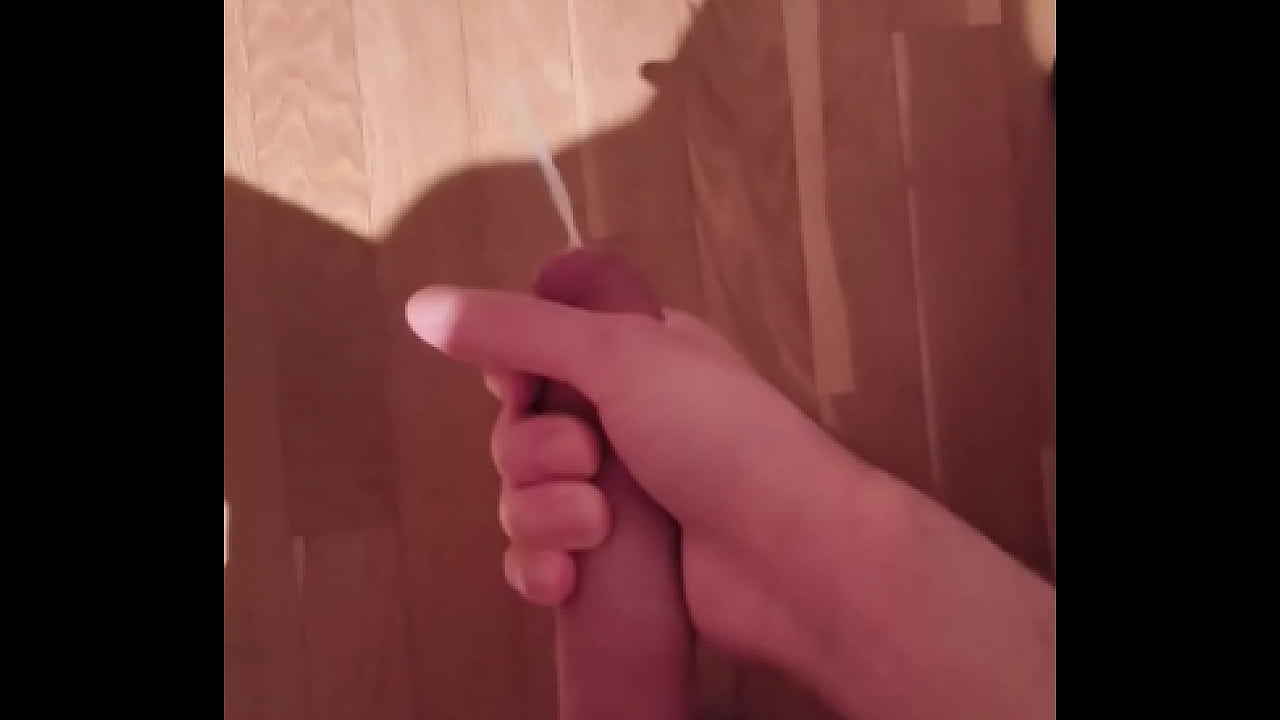 Dos semanas sin correrme hacen que mi polla explote