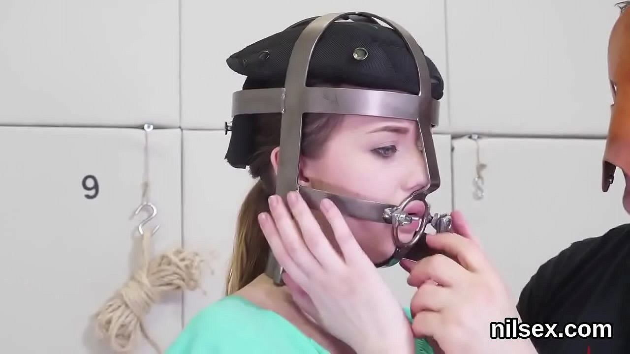 Wild slut gets her fuckholes gaped and toughly drilled