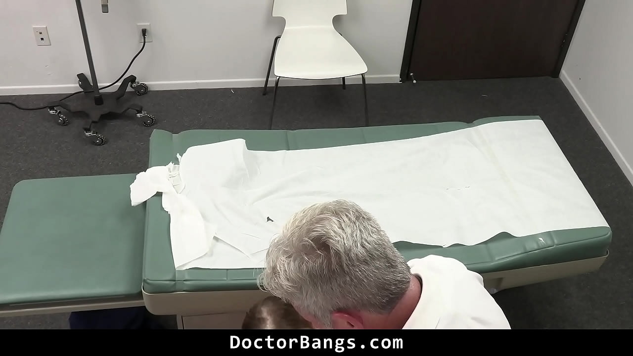Dr. Crew and Nurse Liv's Special Treatment - Doctorbangs