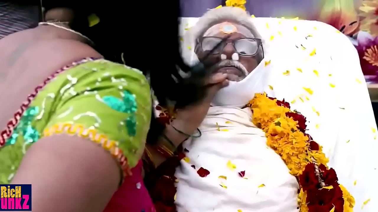 Gayathri Raghuram Hot Chubby Deep Navel