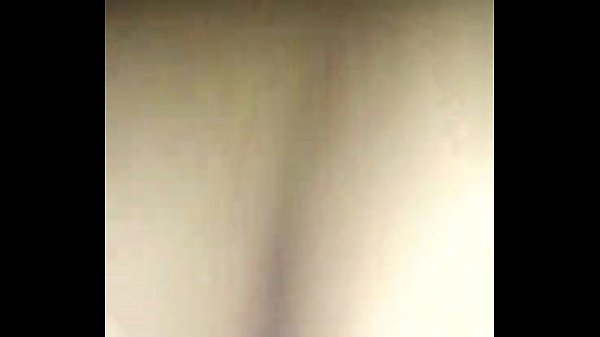 Asiendo sentones al amigo de mi esposo.