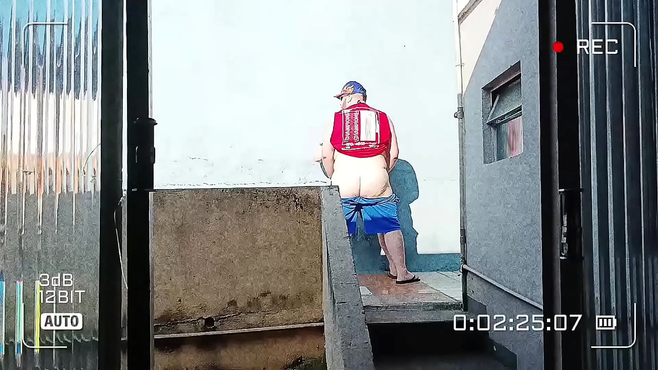 Malokas flagrados transando na laje tes&atilde;o ao sol (COMPLETO NO RED)