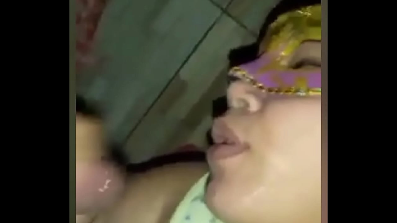 Puta safada tomando leite de piroca