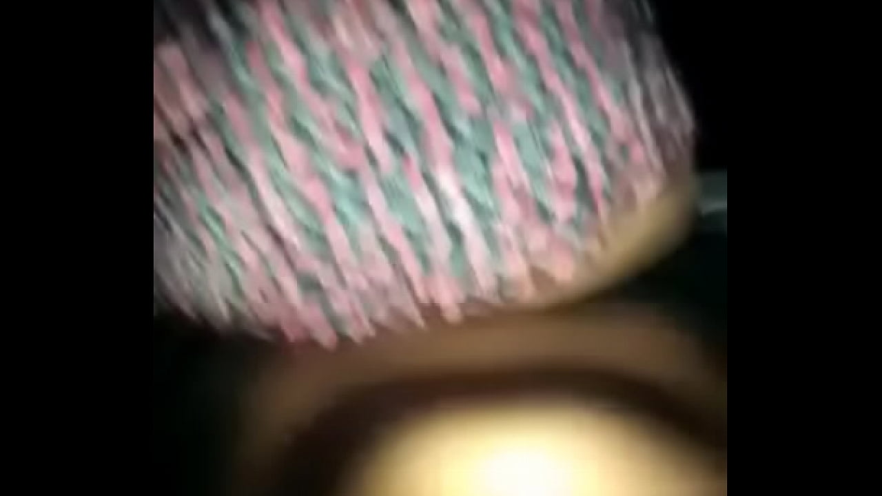 NOVINHA SENTANDO GOSTOSO