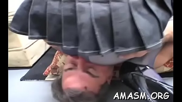 Kinky bombshell enjoys a hefty pecker