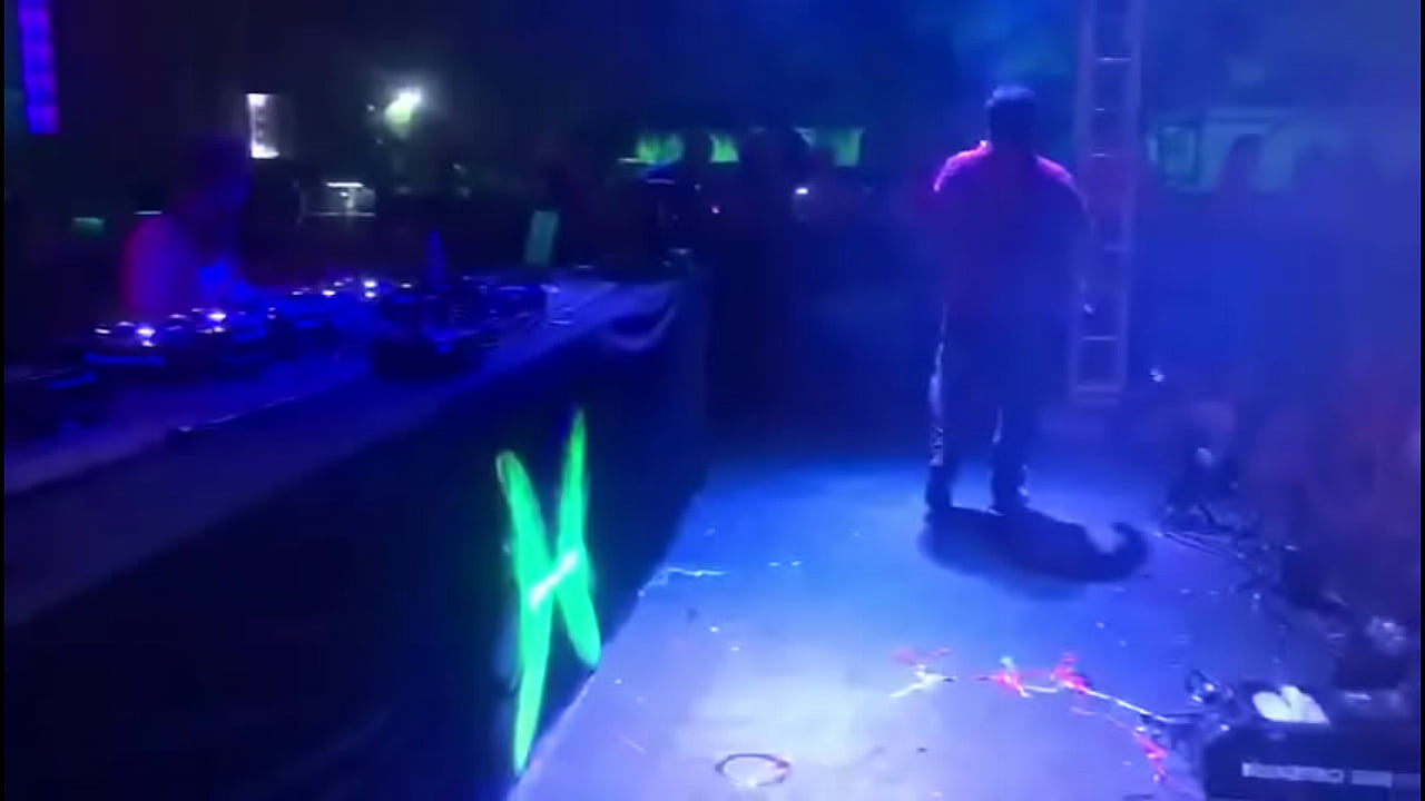 Joven usa vagina como controladora