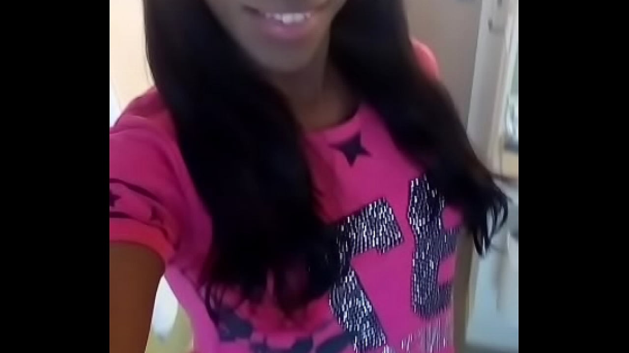 T-girl Ana paula brincando de se exibir!