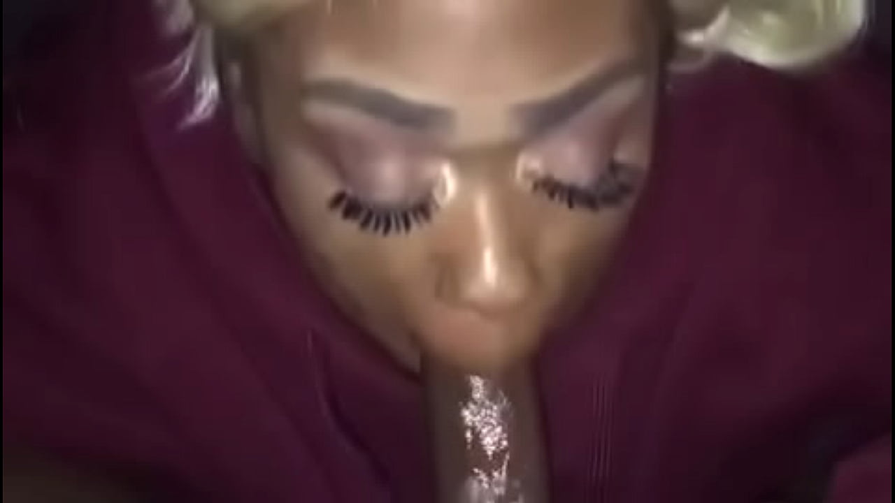 Shakira giving A1 head