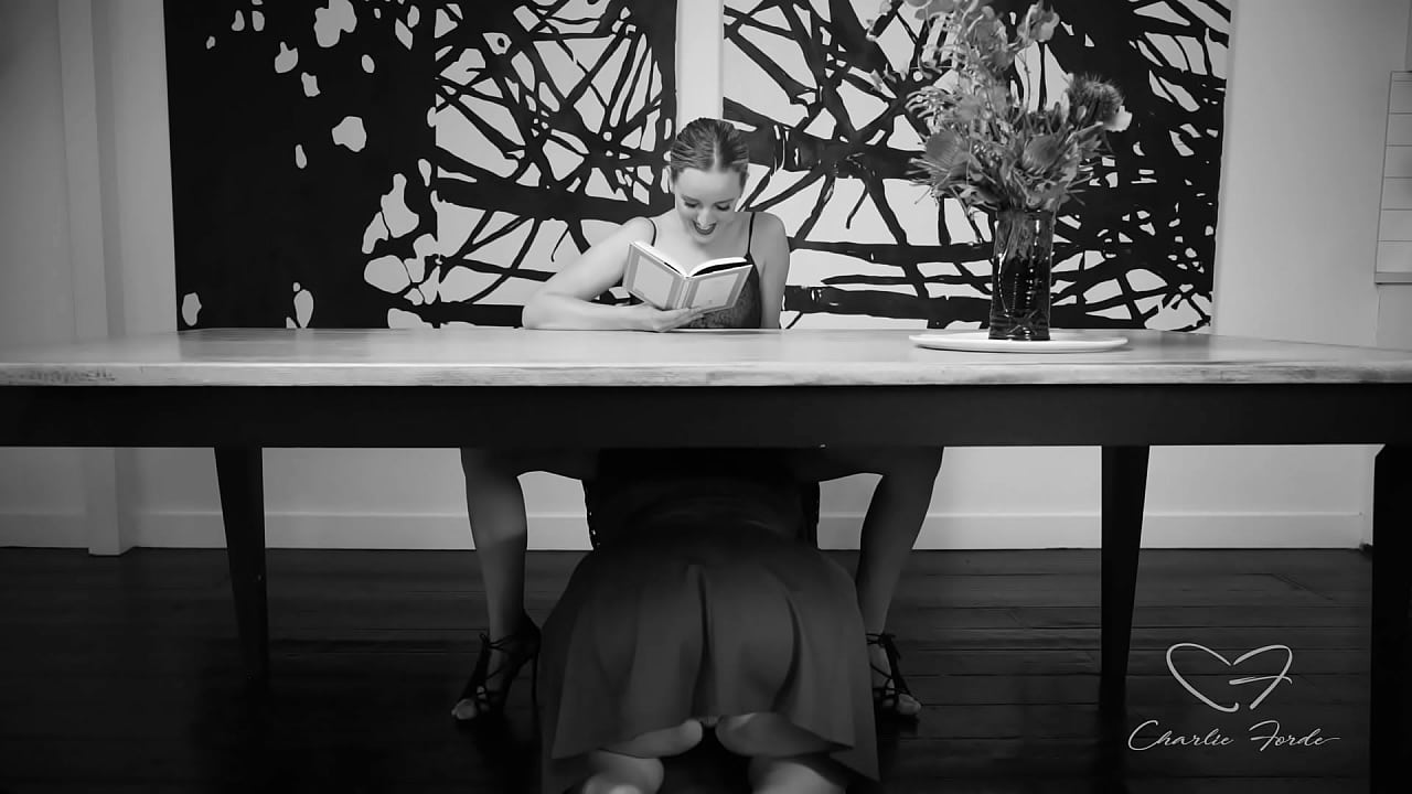 Charlie Forde Got Her Cunt Eaten By Amber Moore As She Reads!