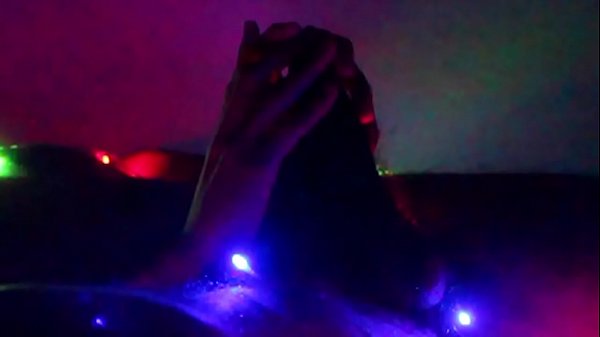 Enjoy myself in the dark " mil&oacute; Short Film "