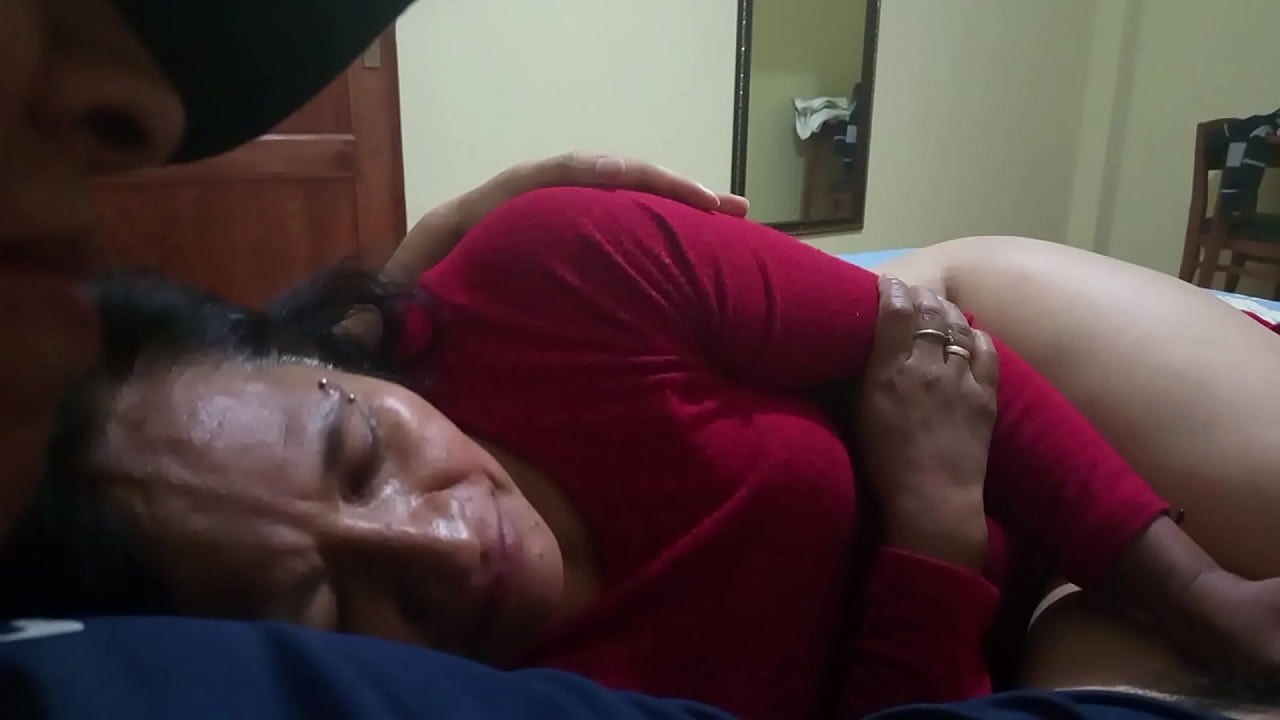 Otra vez con mi suegra, le encanta tener sexo todo el dia conmigo, es toda una puta