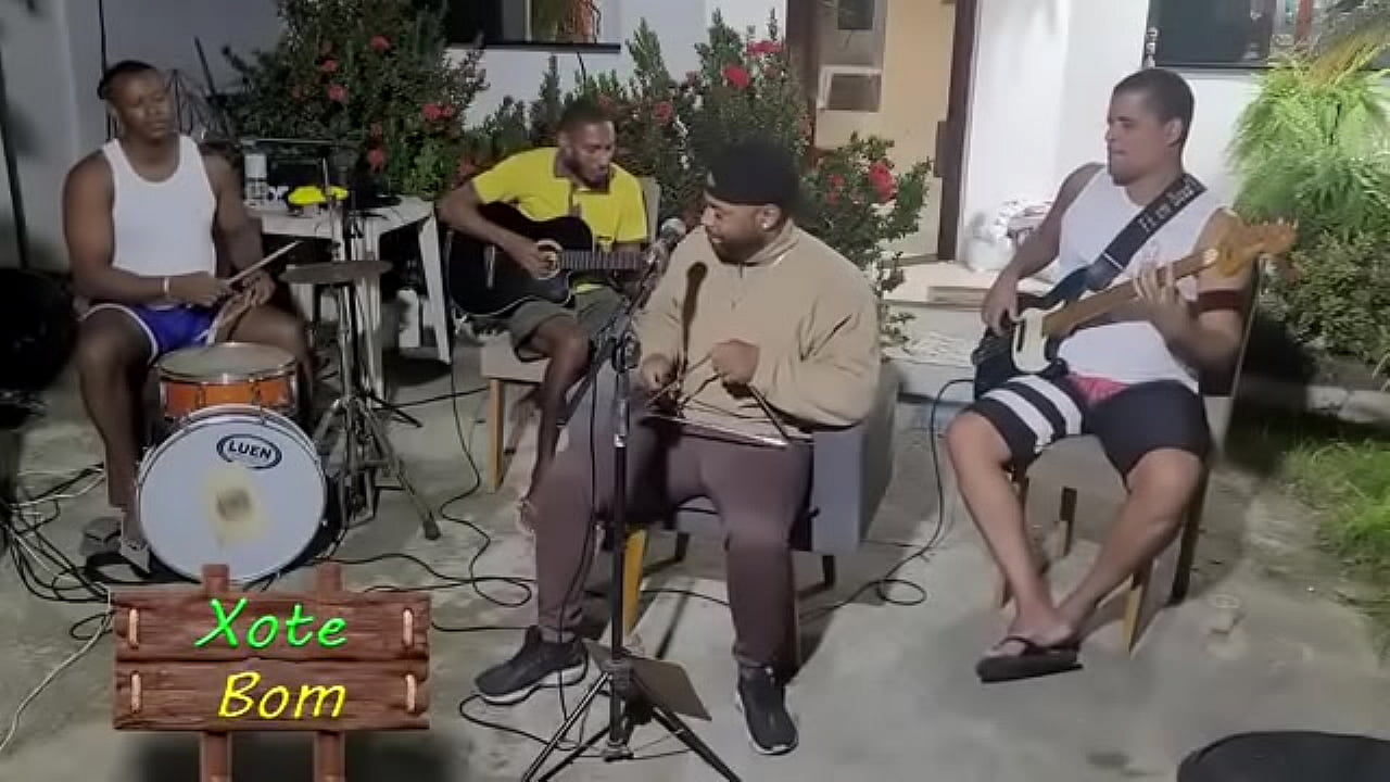 fazendo um som gostoso