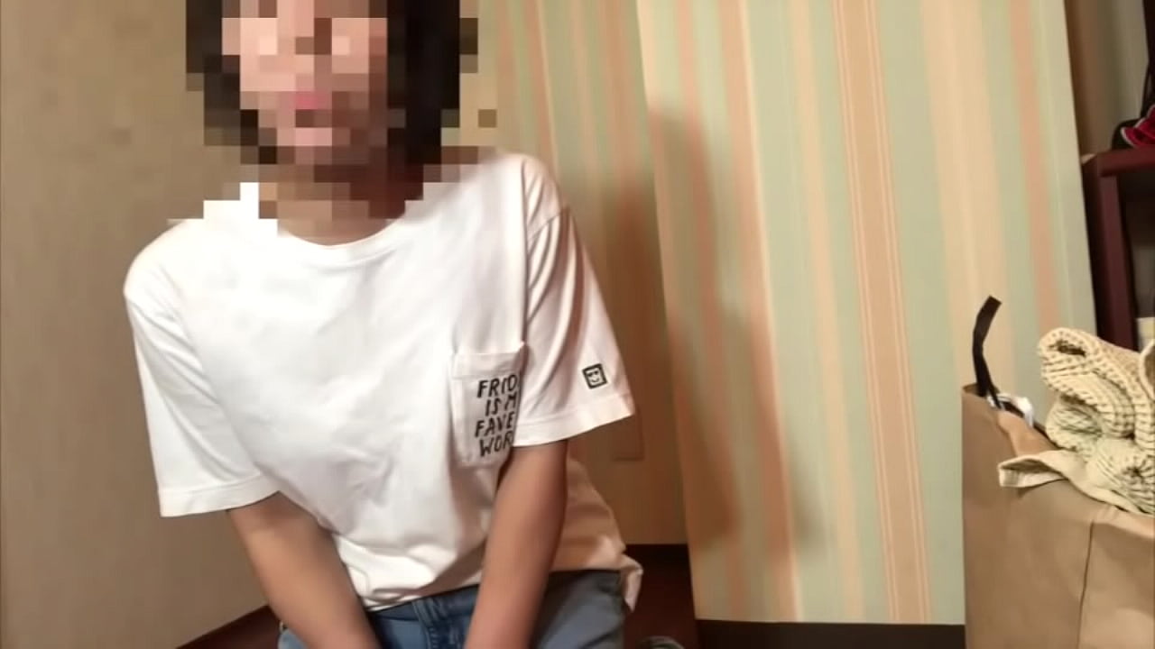 Embarrassing masturbation of a beautiful woman. Pants are soaked.