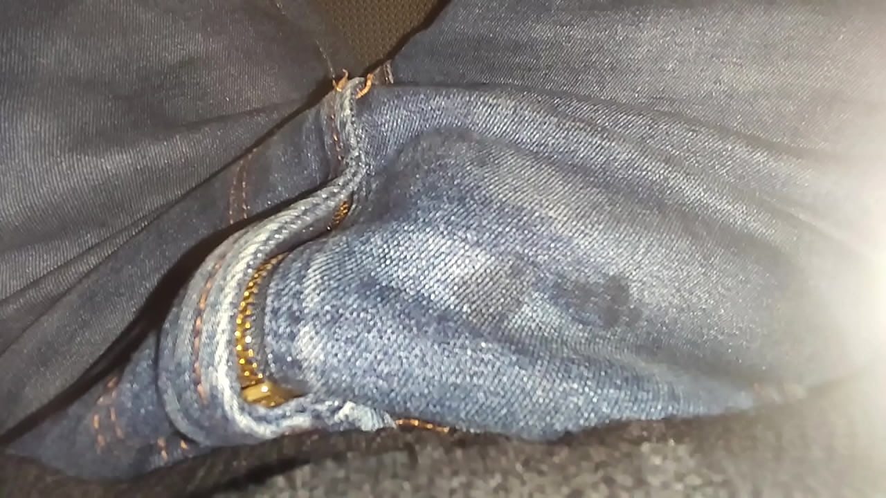 I peeing in my Jeans. Outdoor.