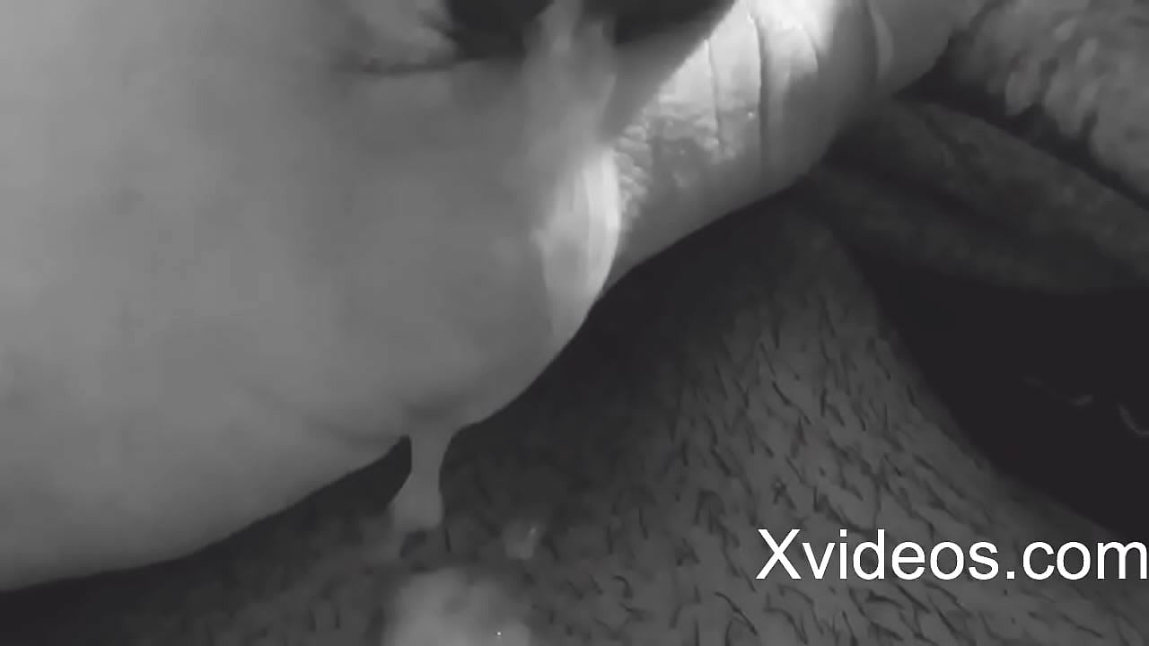 Chico tiene tremendo orgasmo