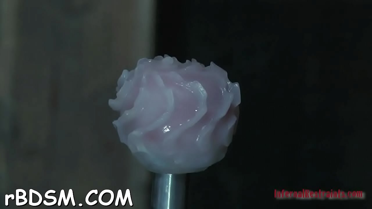 Masked beauty gets her titties bounded hard with toy drilling