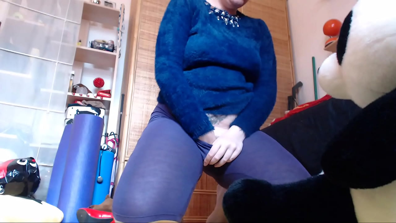 Nicoletta cums on her favorite stuffed toy and fills it with pee and squirting