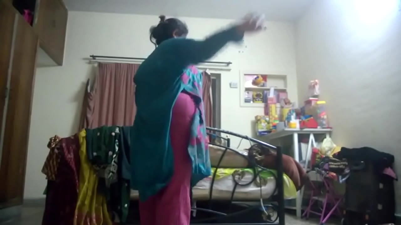 uff kya moti gaand hai yaar