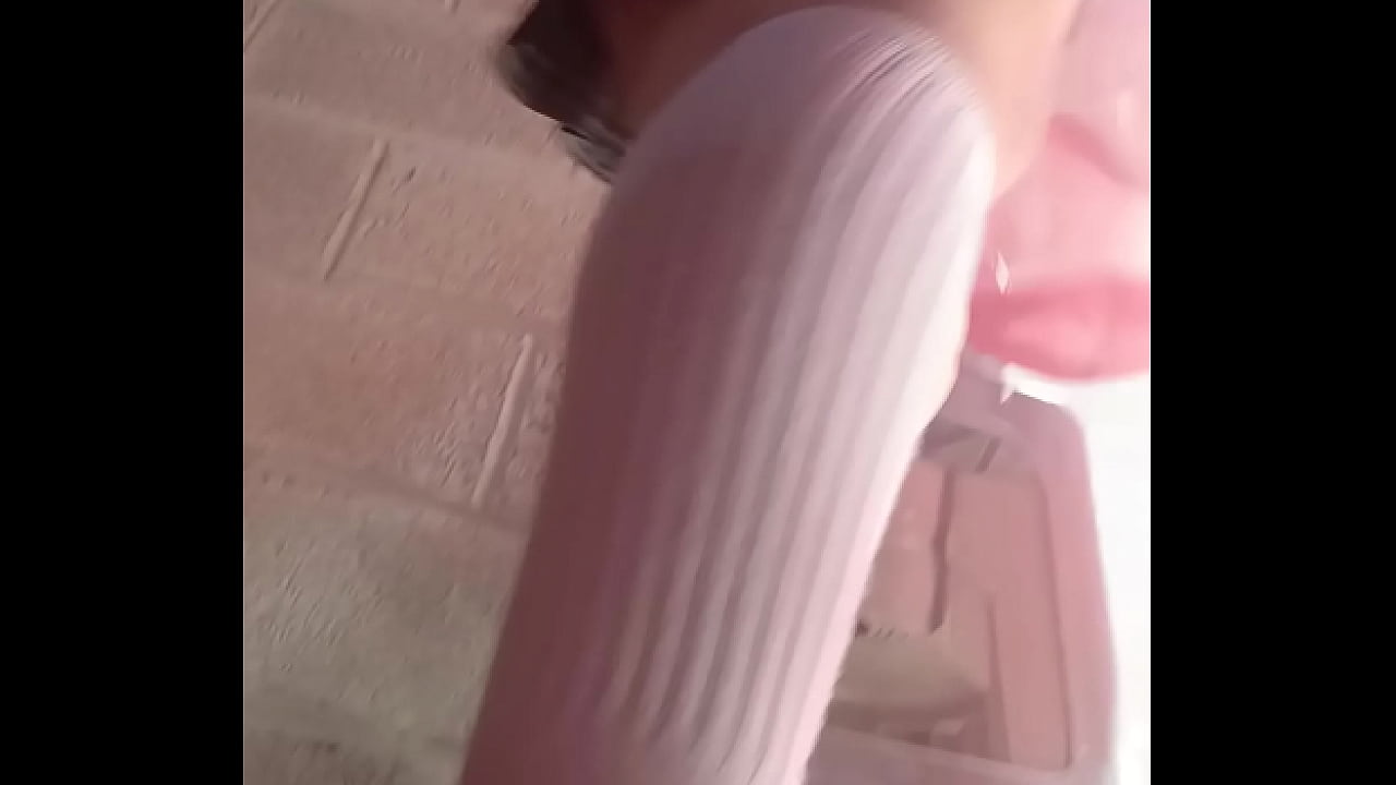 ense&ntilde;a toda la tanga la estudiante le hago un bajo falda