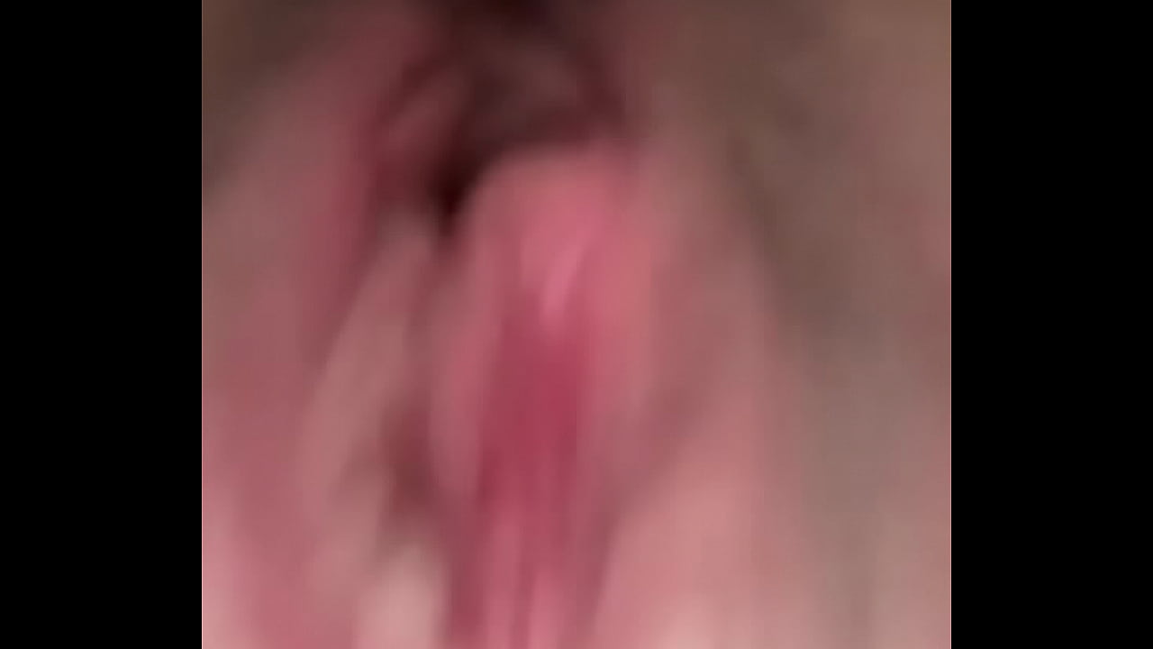 Chica filmandose la concha