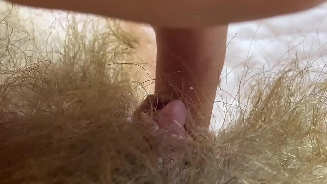 New extreme closeup huge clitoris rubbing orgasm