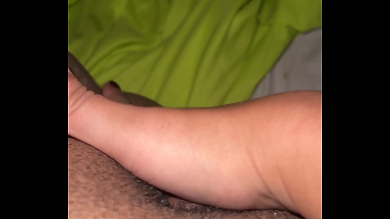 Masturbandome, escucha que rico mi sonido