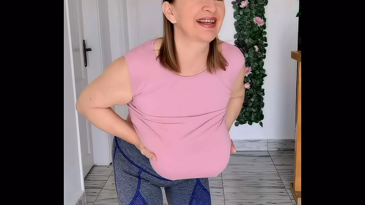 Huge Braless boobs jumping when granny dances and shows shaved pussy.