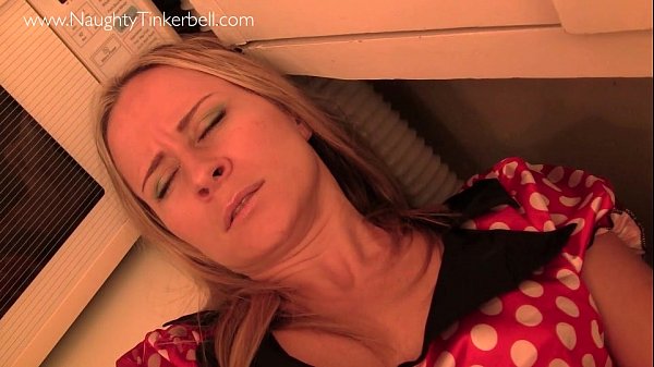 Female urethra stretching with big pee hole insertion. Harnr&ouml;hre Insertionen.