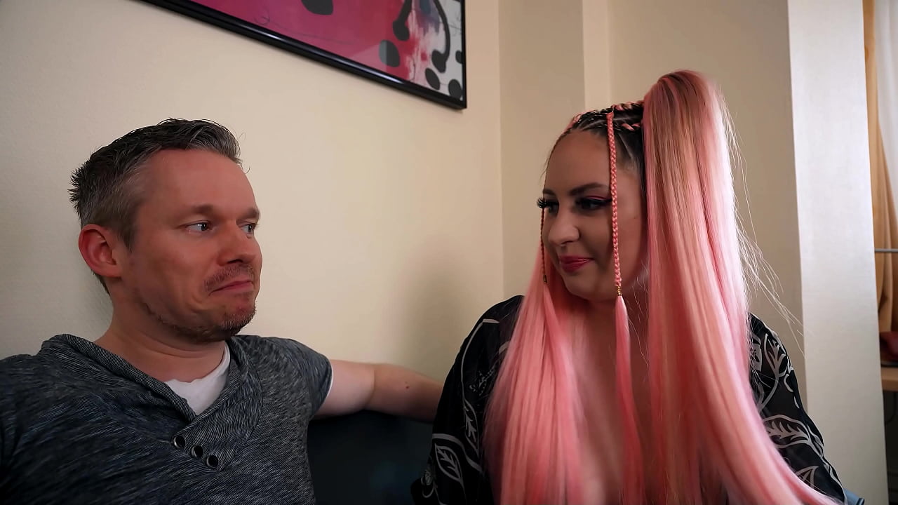 German Curvy Girl Give Sugar-daddy No Condom Fuck After Shopping Tour