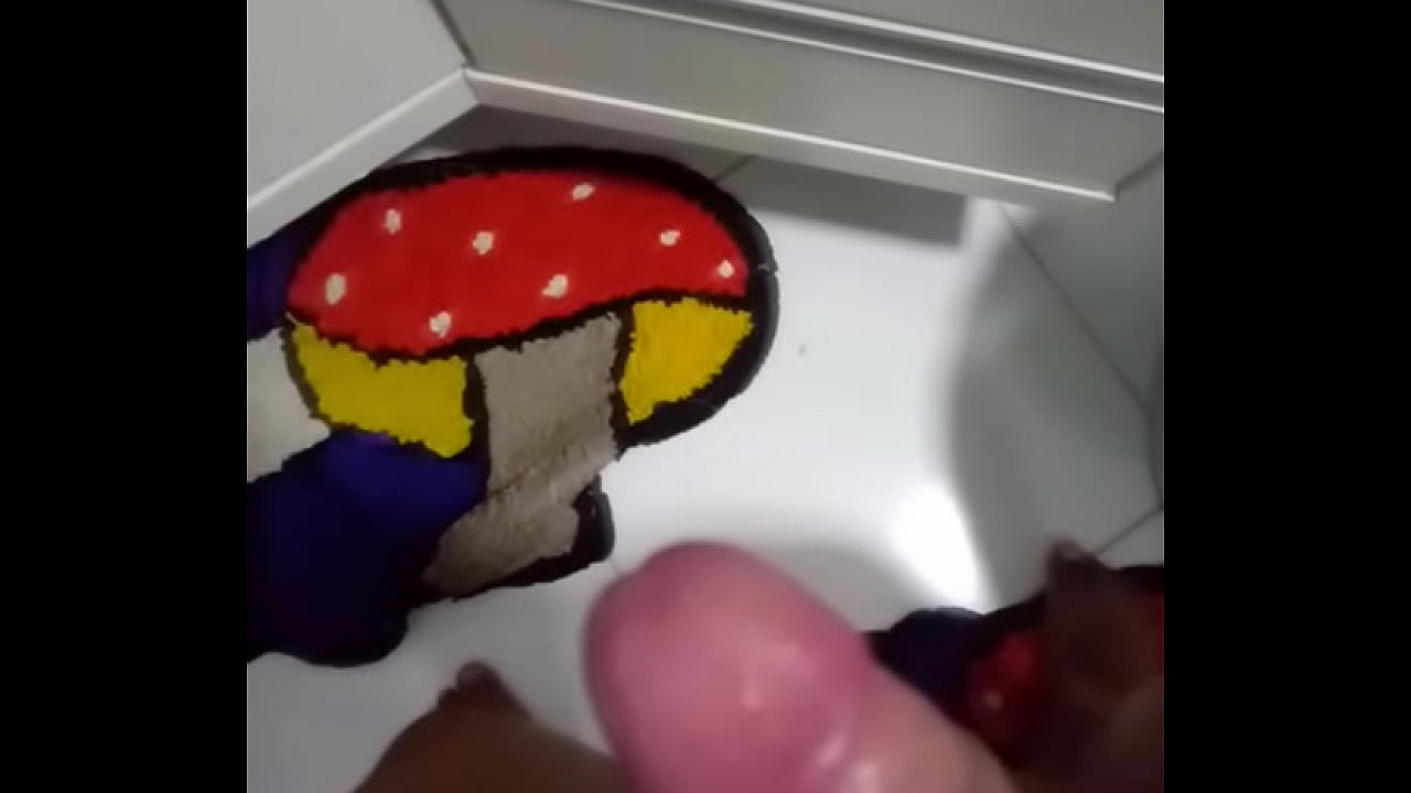 Novinho tesudo afim de comer uma buceta bem gostosa e molhadinha