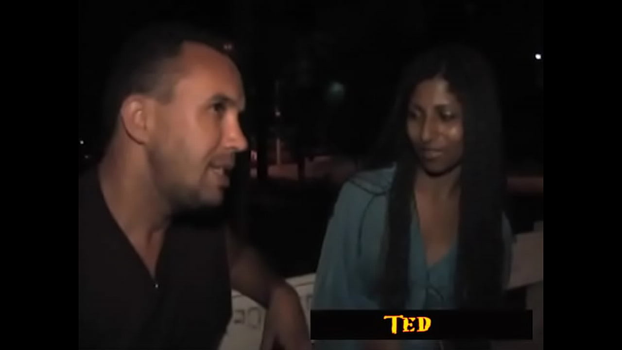 Mulata da o cuzinho com muita dificuldade