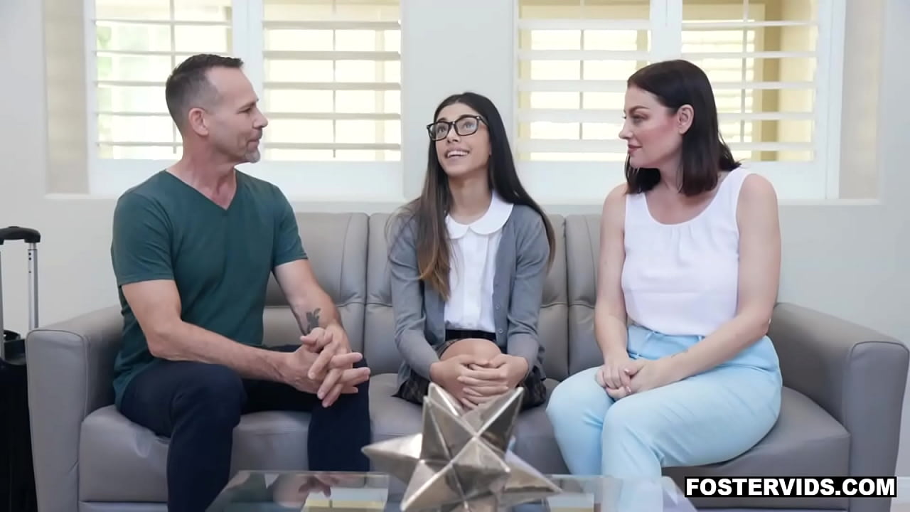 Teen dauther is the new mistress of foster