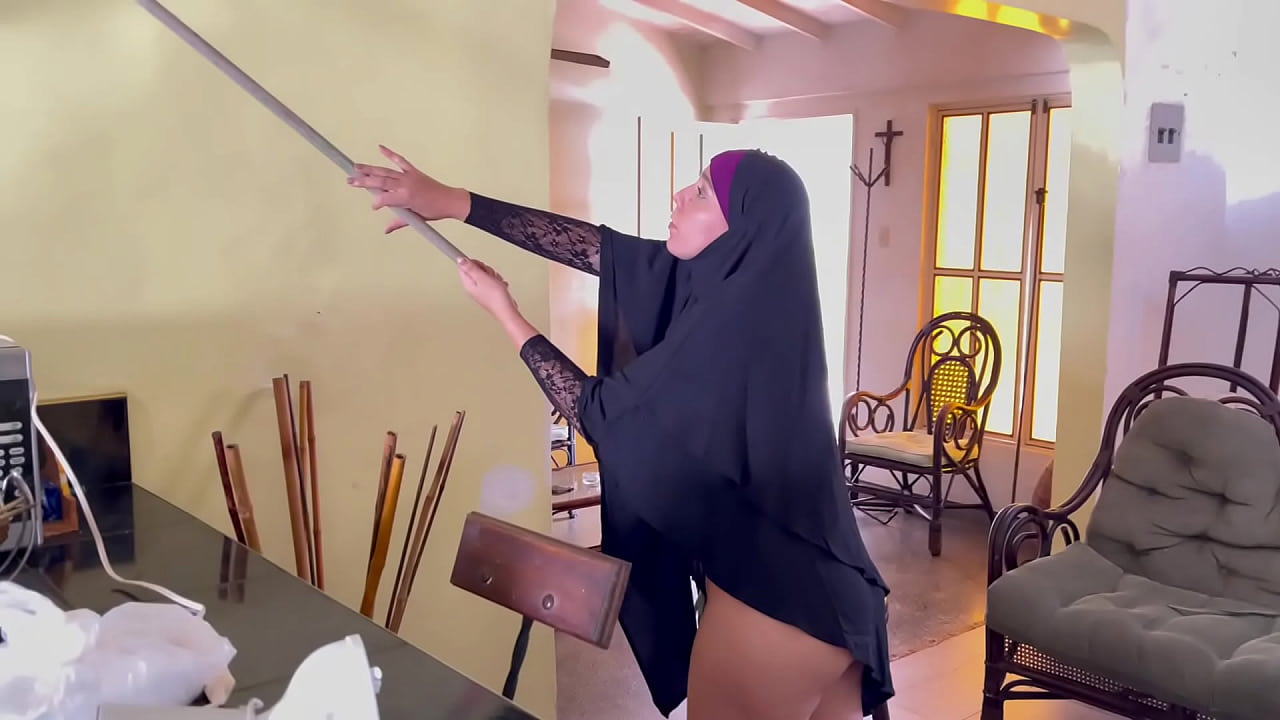 Arab Muslim stepmother in lingerie for her stepson