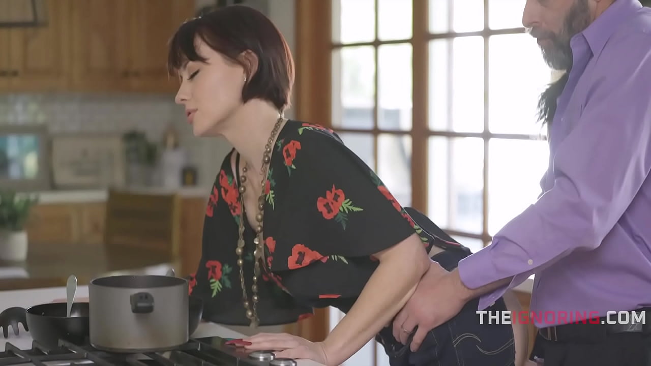 Free Use Step Daughter & Wife Do Their Duties Quietly