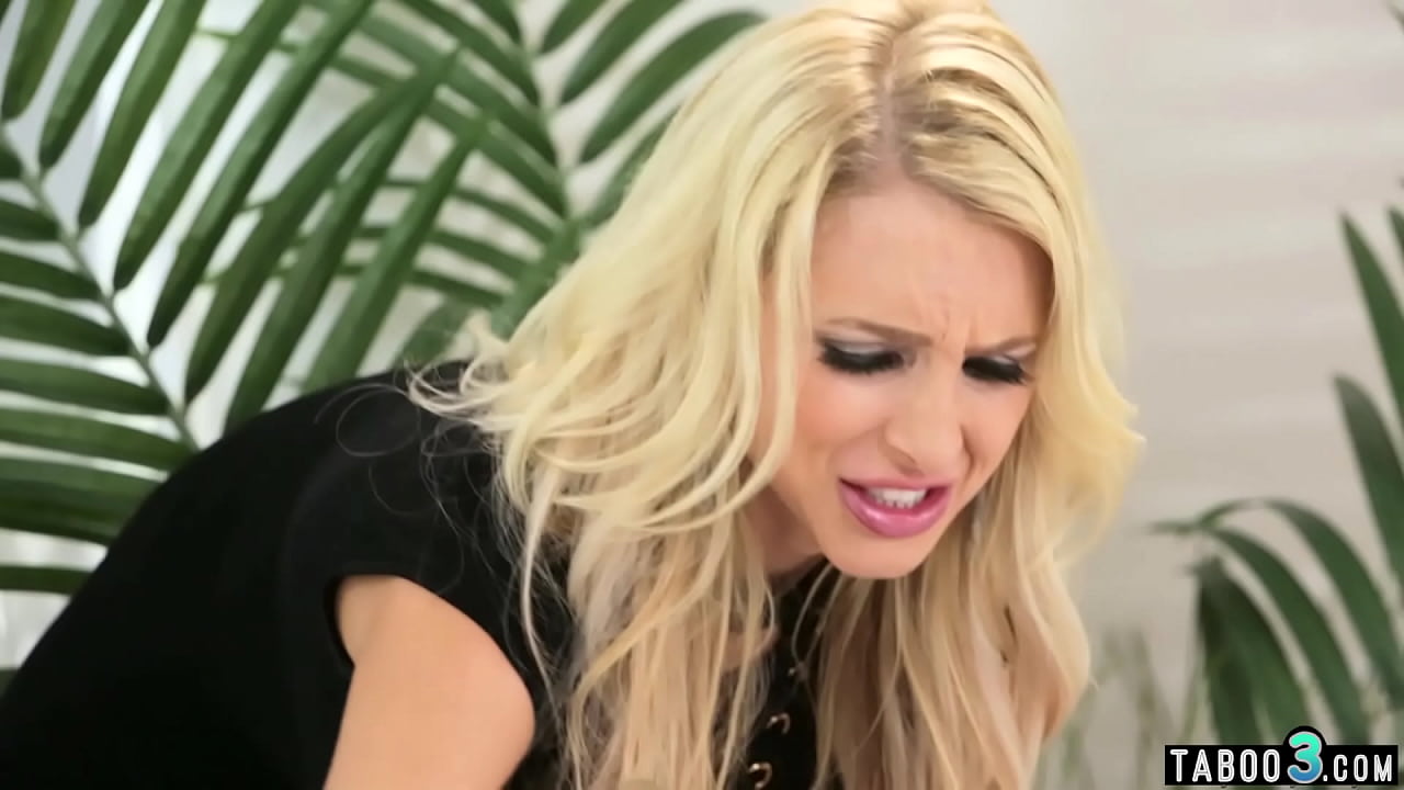 Angry cougar wife r. fuck with a stranger