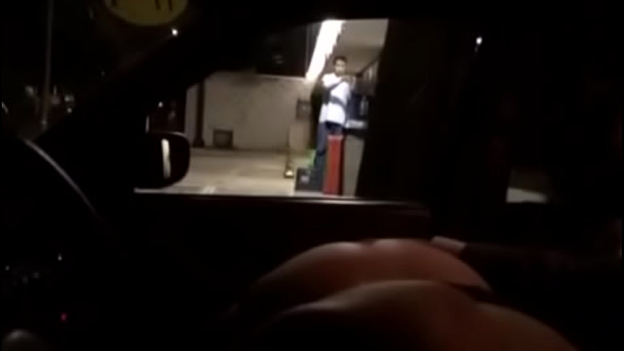 Kim Exhibicionista mostrando el culo a estra&ntilde;os en el auto M&eacute;xico DF