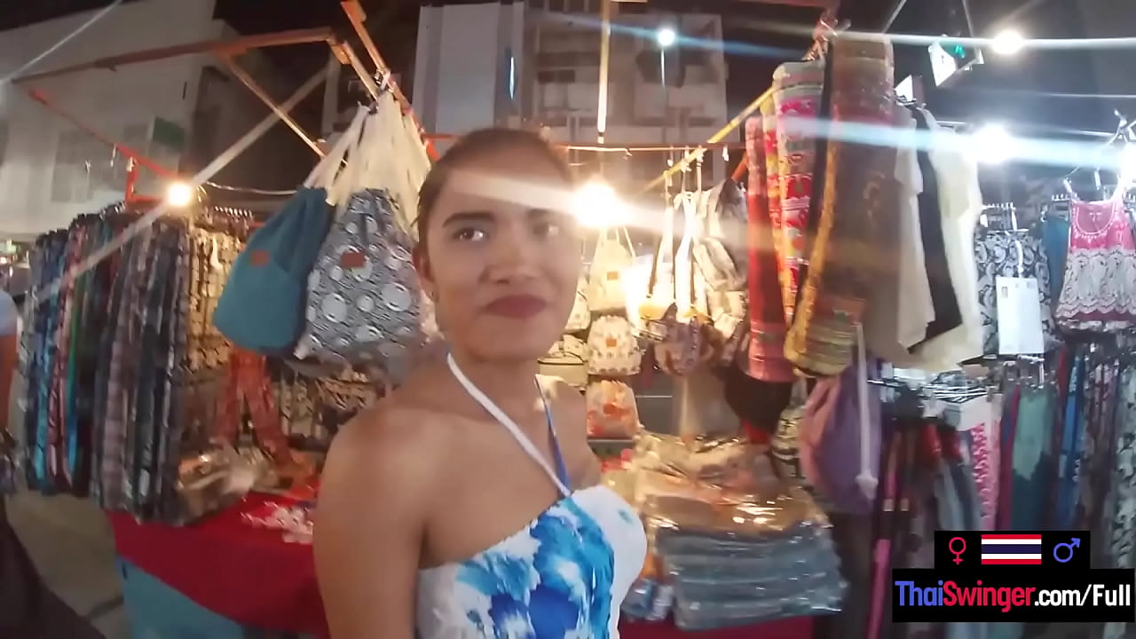 Asian teen girlfriend felt like giving her boyfriend a blowjob once they got home