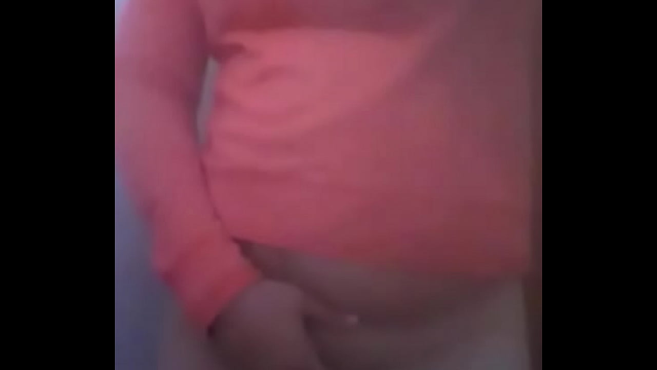 Jovencita toc&aacute;ndose